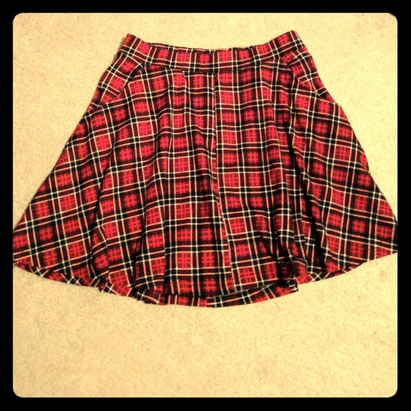 💲Plaid Schoolgirl Skater Skirt - Picture 1 of 3